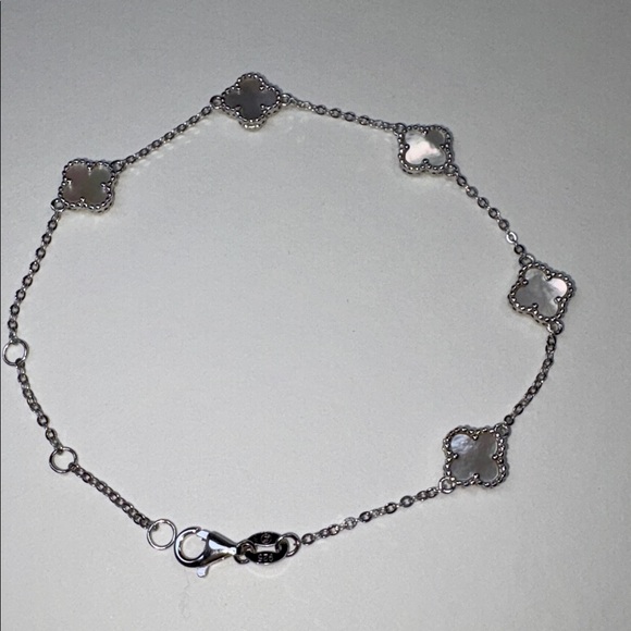 925 Sterling Silver Iridescent Clover Bracelet - Picture 4 of 7